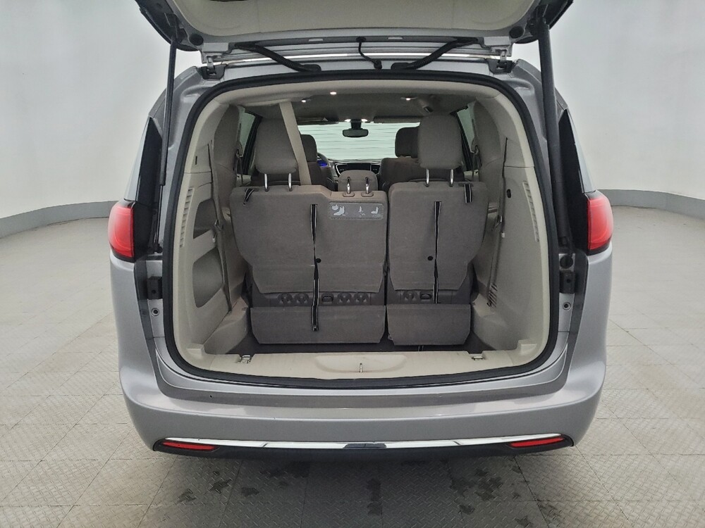 2017 Chrysler Pacifica in Glen Burnie, MD 21061 - 18128599 29