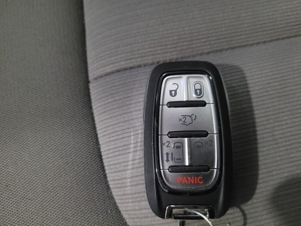 2017 Chrysler Pacifica in Glen Burnie, MD 21061 - 18128599 32