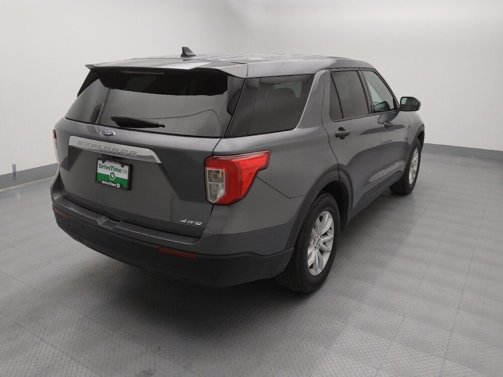 2021 Ford Explorer in Topeka, KS 66611 - 18128625 9
