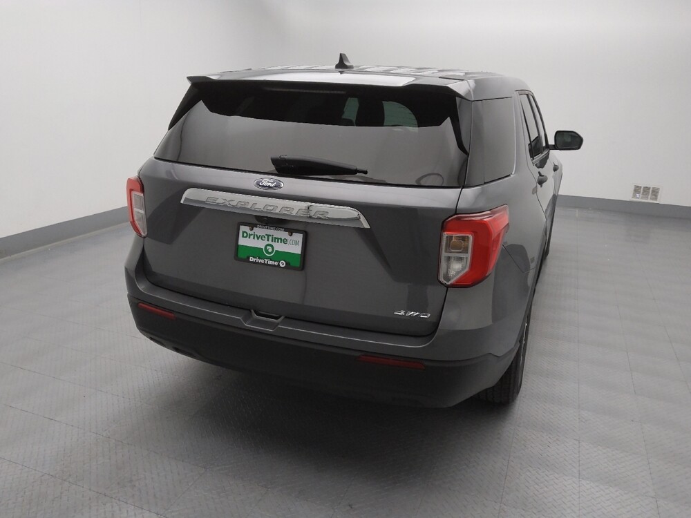 2021 Ford Explorer in Topeka, KS 66611 - 18128625 7