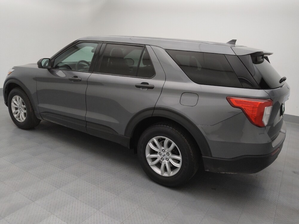2021 Ford Explorer in Topeka, KS 66611 - 18128625 3
