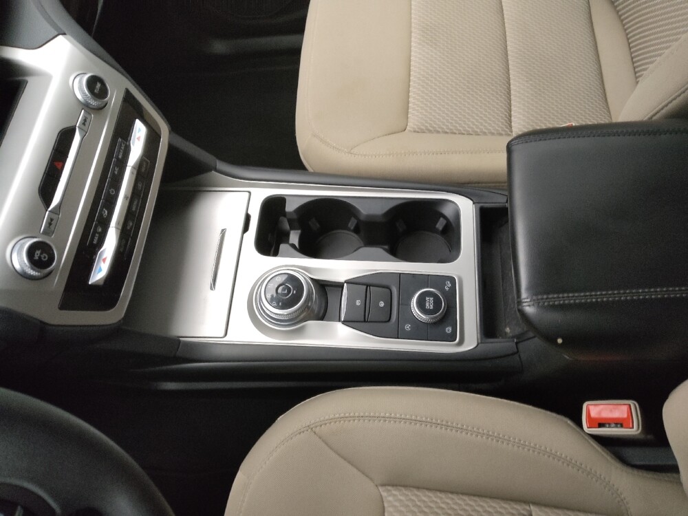 2021 Ford Explorer in Topeka, KS 66611 - 18128625 26