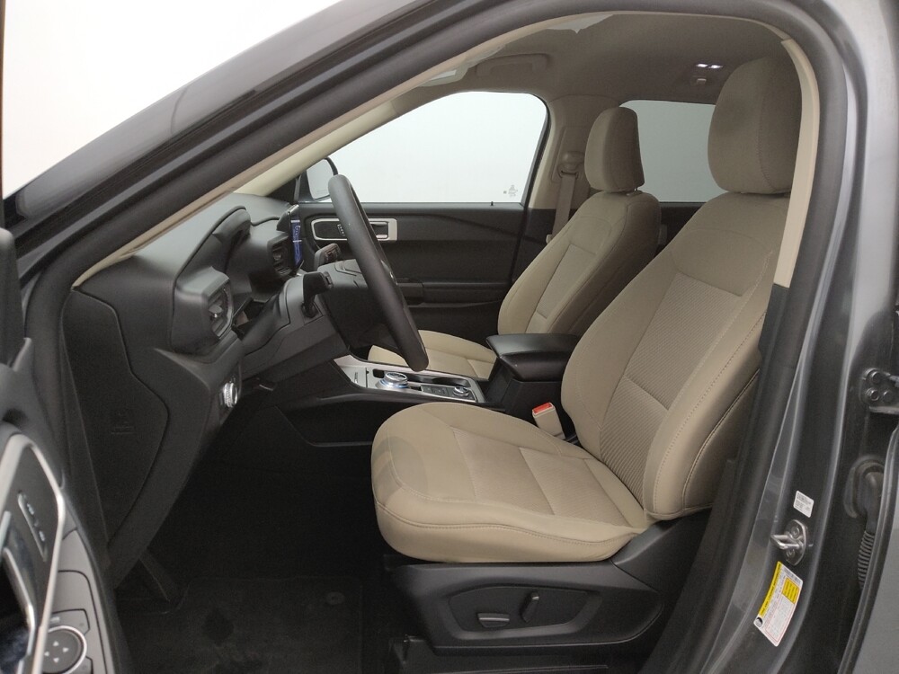 2021 Ford Explorer in Topeka, KS 66611 - 18128625 17