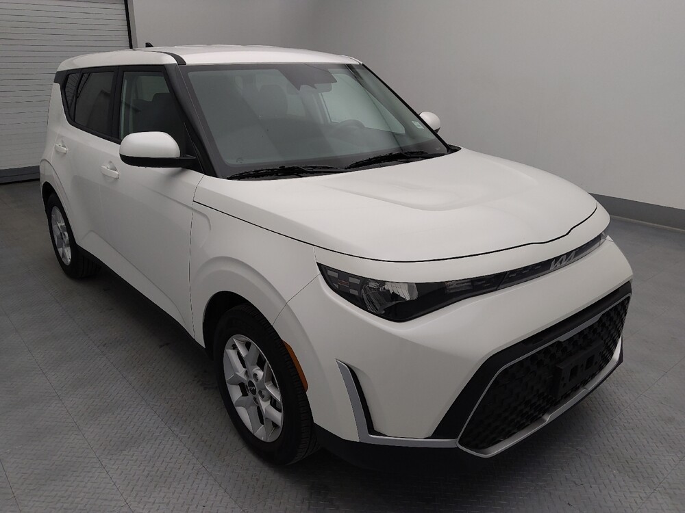2025 Kia Soul in Wichita, KS 67207 - 18128626 13