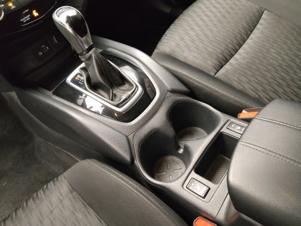 2019 Nissan Rogue in Independence, MO 64055 - 18128627 26