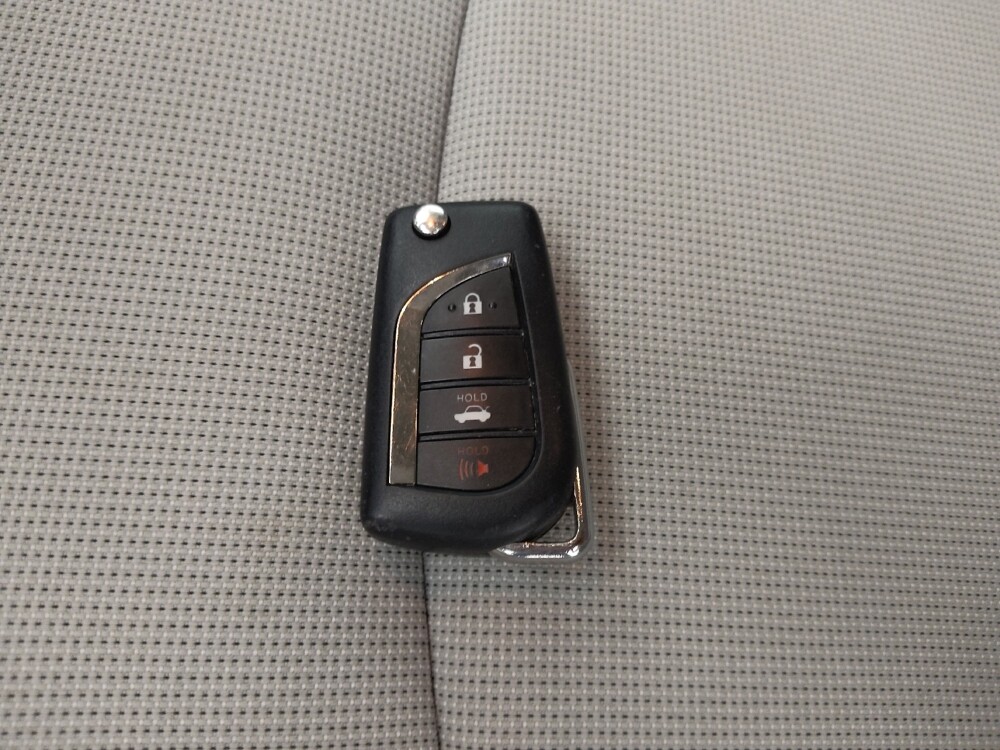 2020 Toyota Corolla in Independence, MO 64055 - 18128628 32