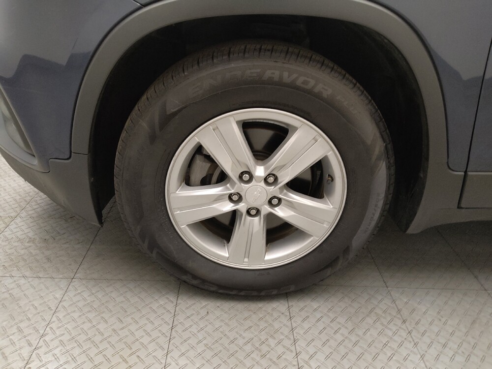 2018 Chevrolet Trax in Des Moines, IA 50310 - 18128636 31