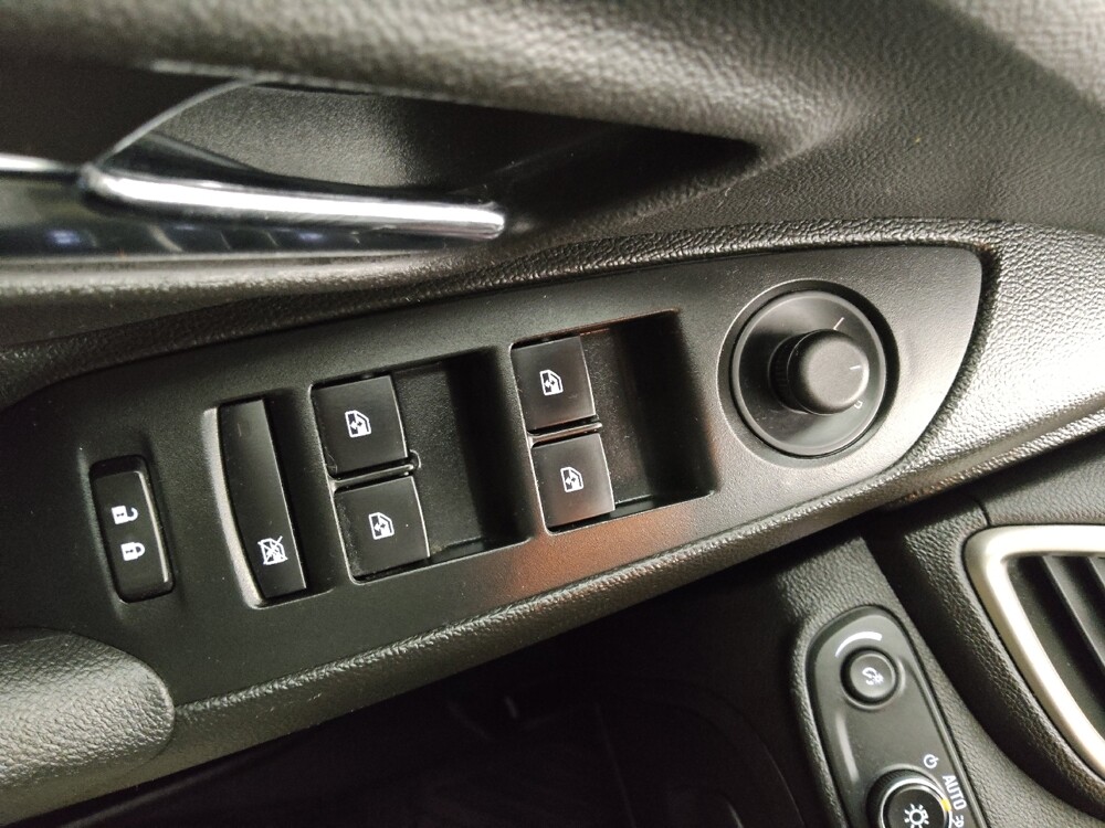 2018 Chevrolet Trax in Des Moines, IA 50310 - 18128636 27