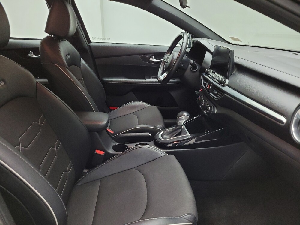 2021 Kia Forte in Taylor, MI 48180 - 18128646 21