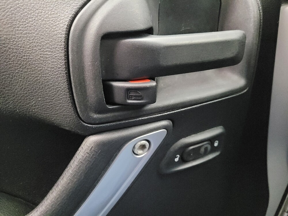 2015 Jeep Wrangler in Eastpointe, MI 48021 - 18128648 27