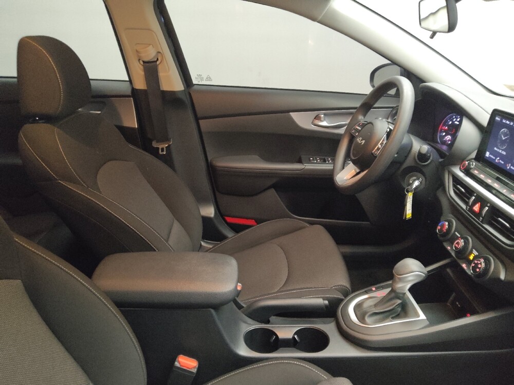 2023 Kia Forte in Lombard, IL 60148 - 18128649 21