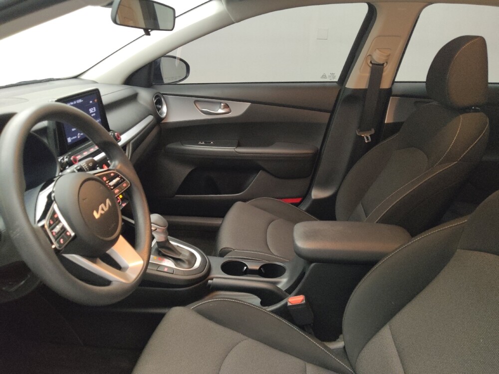 2023 Kia Forte in Lombard, IL 60148 - 18128649 17