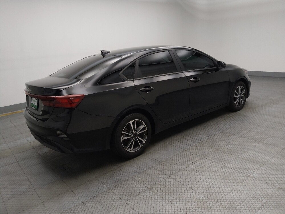 2023 Kia Forte in Lombard, IL 60148 - 18128649 10