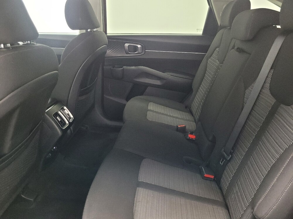 2021 Kia Sorento in Las Vegas, NV 89102 - 18128653 18