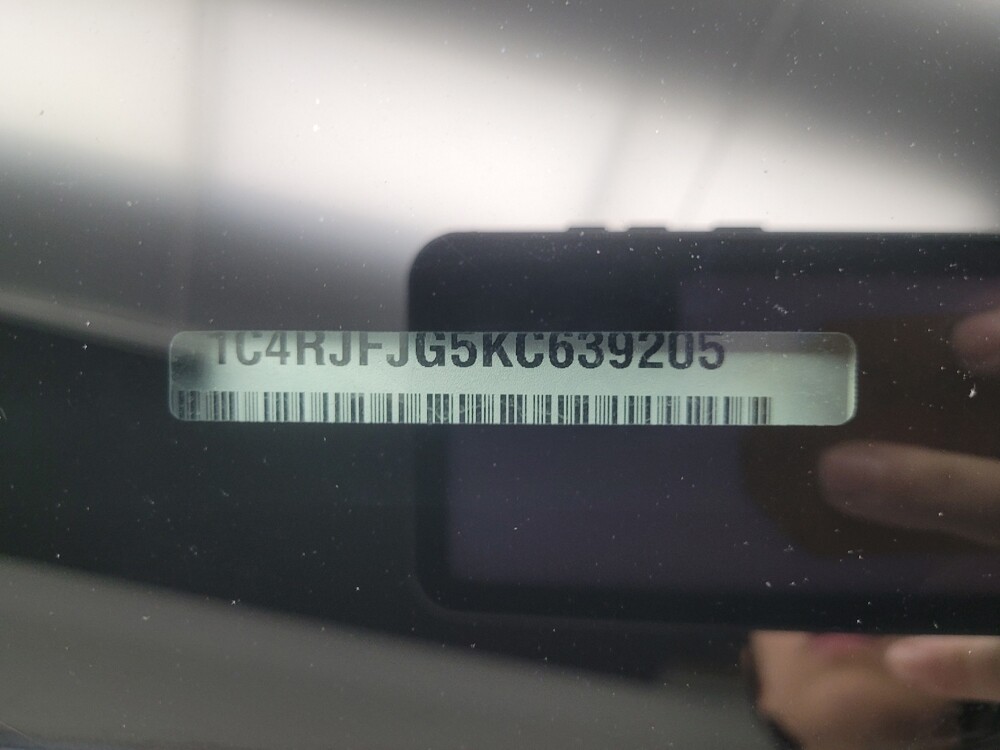 2019 Jeep Grand Cherokee in Indianapolis, IN 46219 - 18128654 33