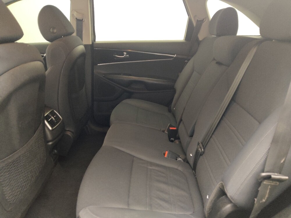 2019 Kia Sorento in Kissimmee, FL 34744 - 18128670 18