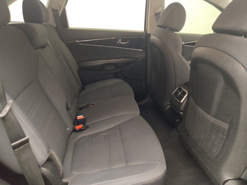 2019 Kia Sorento in Kissimmee, FL 34744 - 18128670 19