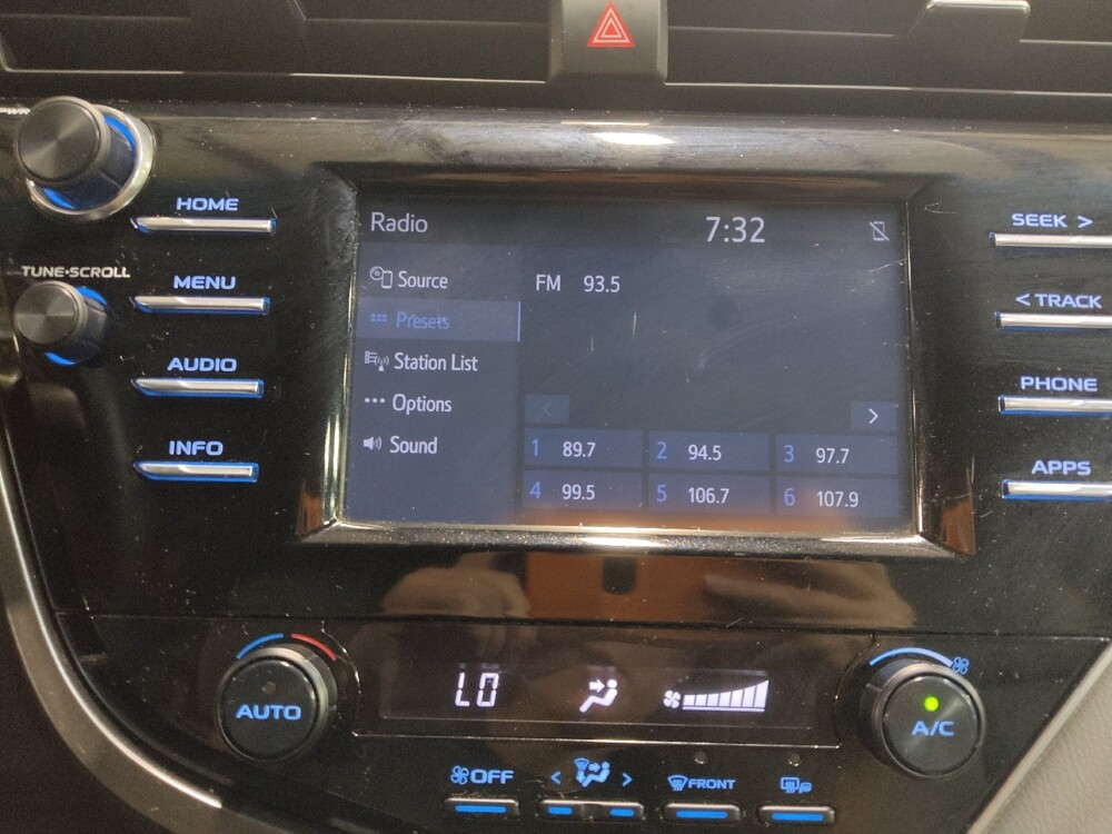 2018 Toyota Camry in Live Oak, TX 78233 - 18128677 25