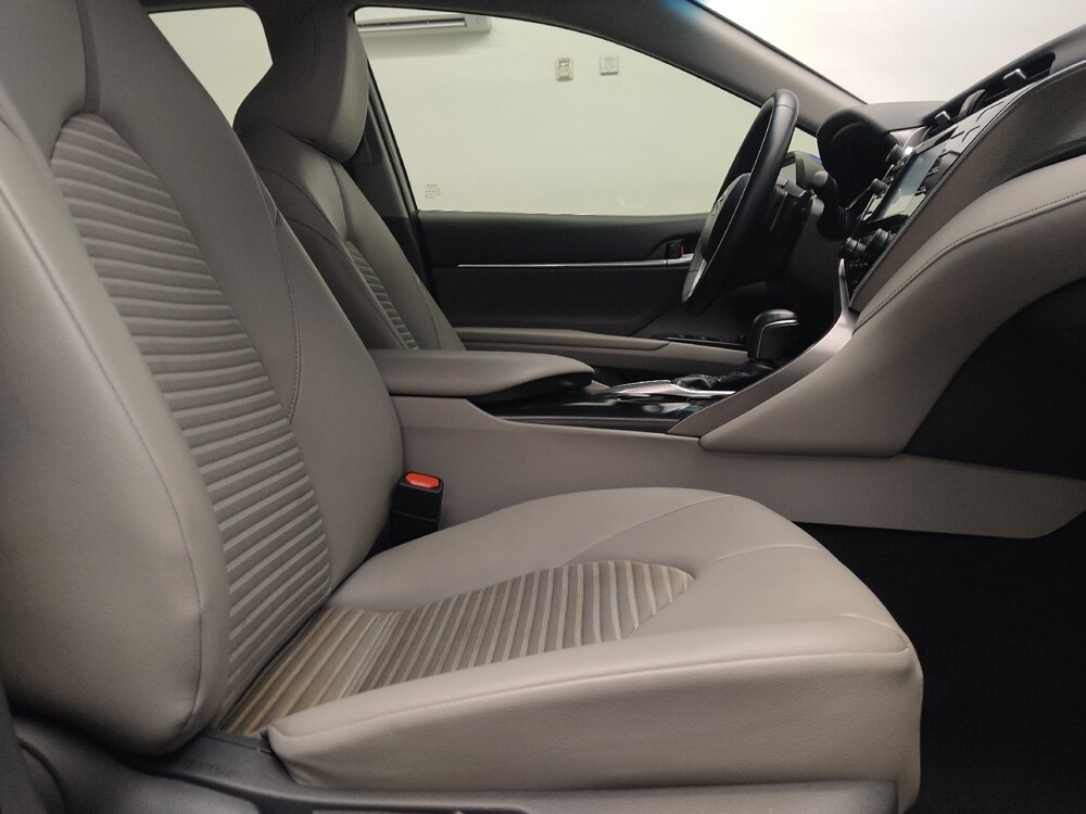 2018 Toyota Camry in Live Oak, TX 78233 - 18128677 21