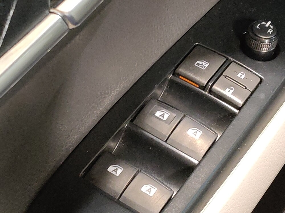 2018 Toyota Camry in Live Oak, TX 78233 - 18128677 27