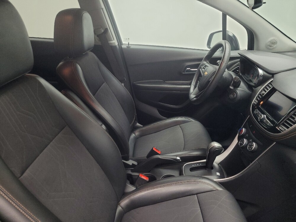 2021 Chevrolet Trax in Indianapolis, IN 46219 - 18128678 21