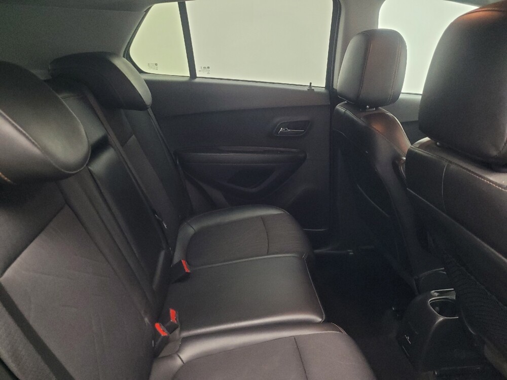 2021 Chevrolet Trax in Indianapolis, IN 46219 - 18128678 19