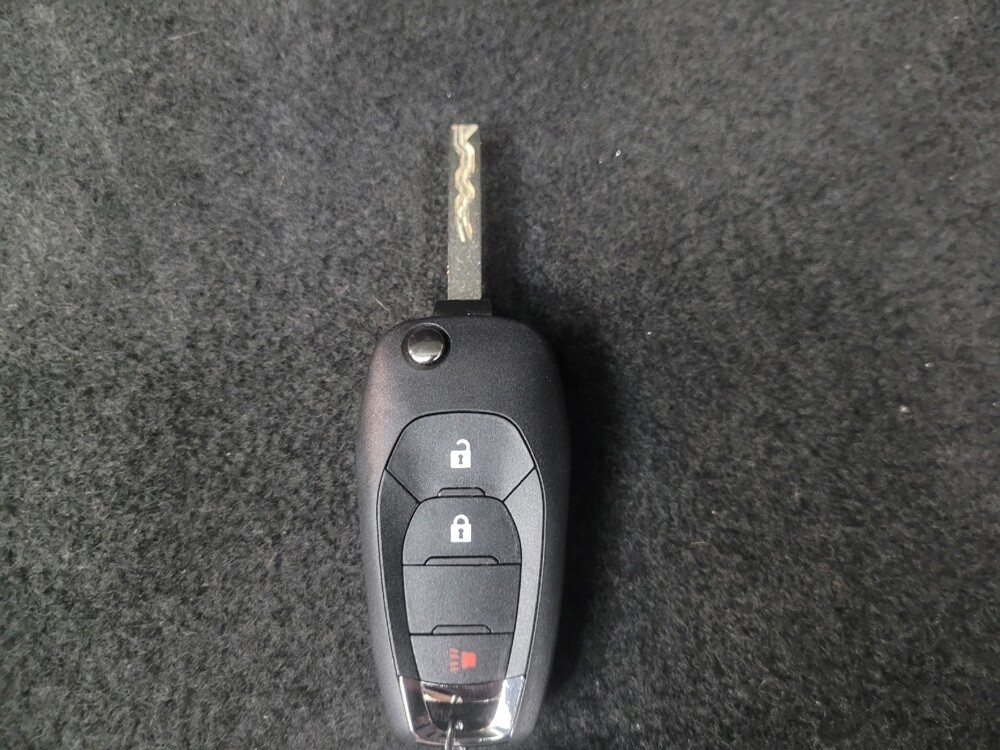 2021 Chevrolet Trax in Indianapolis, IN 46219 - 18128678 32