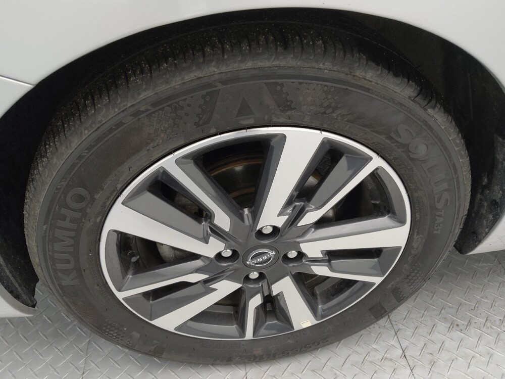 2025 Nissan Versa in Springfield, MO 65807 - 18128680 31