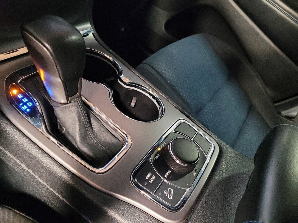 2019 Jeep Grand Cherokee in Downey, CA 90241 - 18128681 26