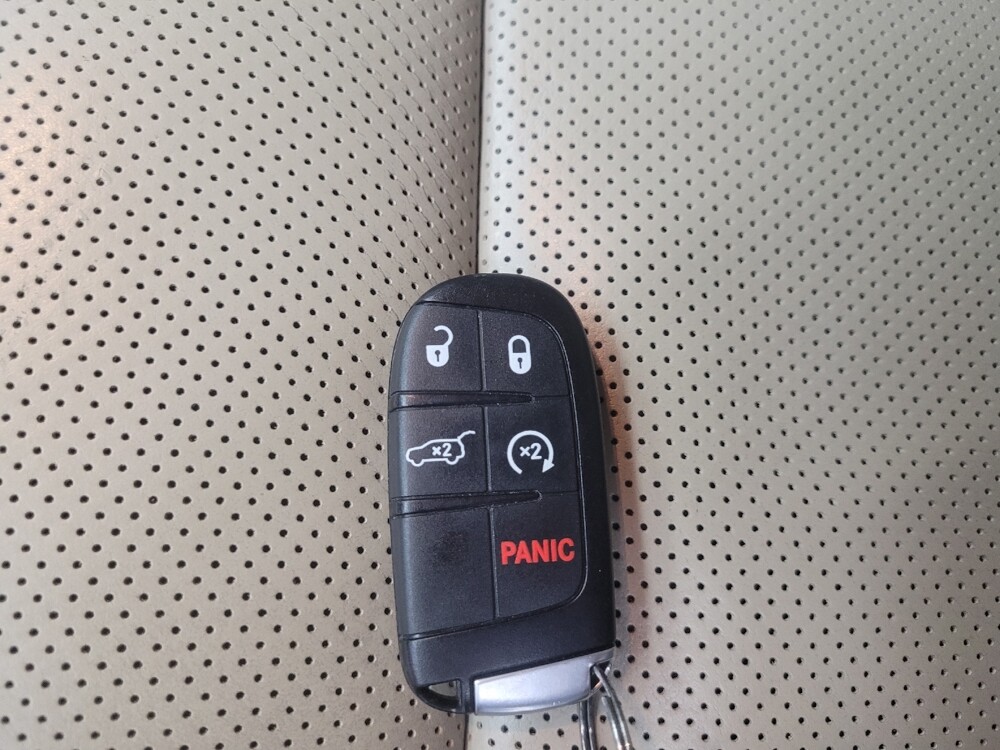 2018 Jeep Grand Cherokee in Indianapolis, IN 46219 - 18128684 32