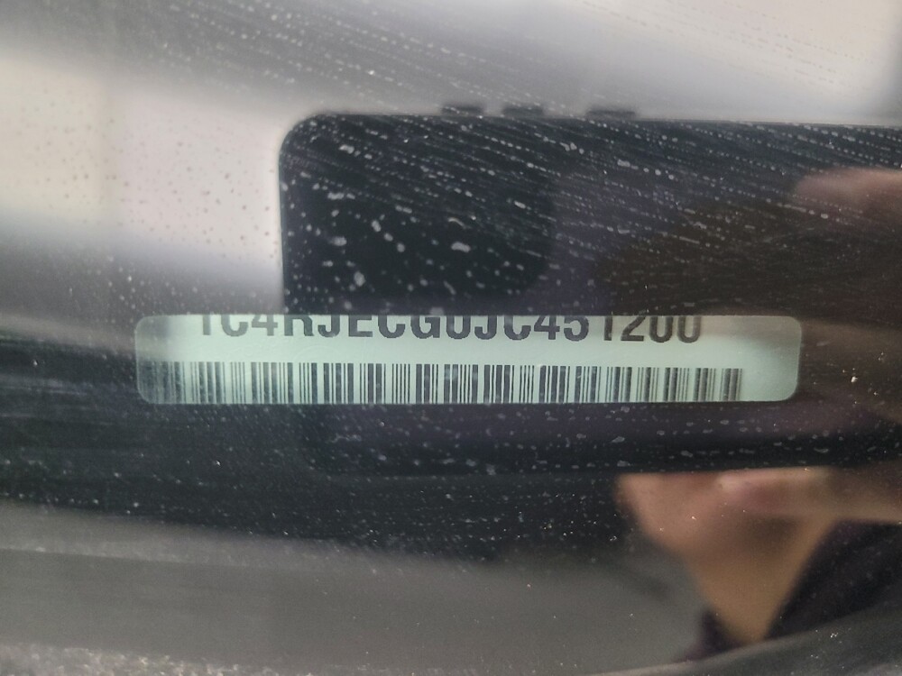 2018 Jeep Grand Cherokee in Indianapolis, IN 46219 - 18128684 33