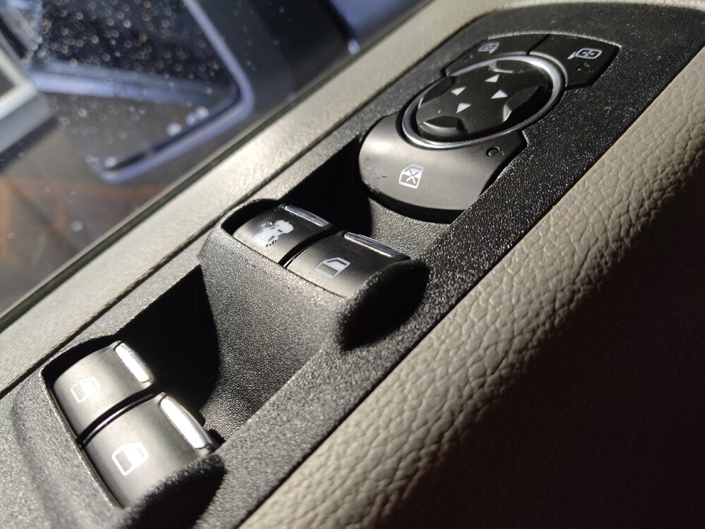 2018 Ford F150 in Glendale, AZ 85301 - 18128705 27