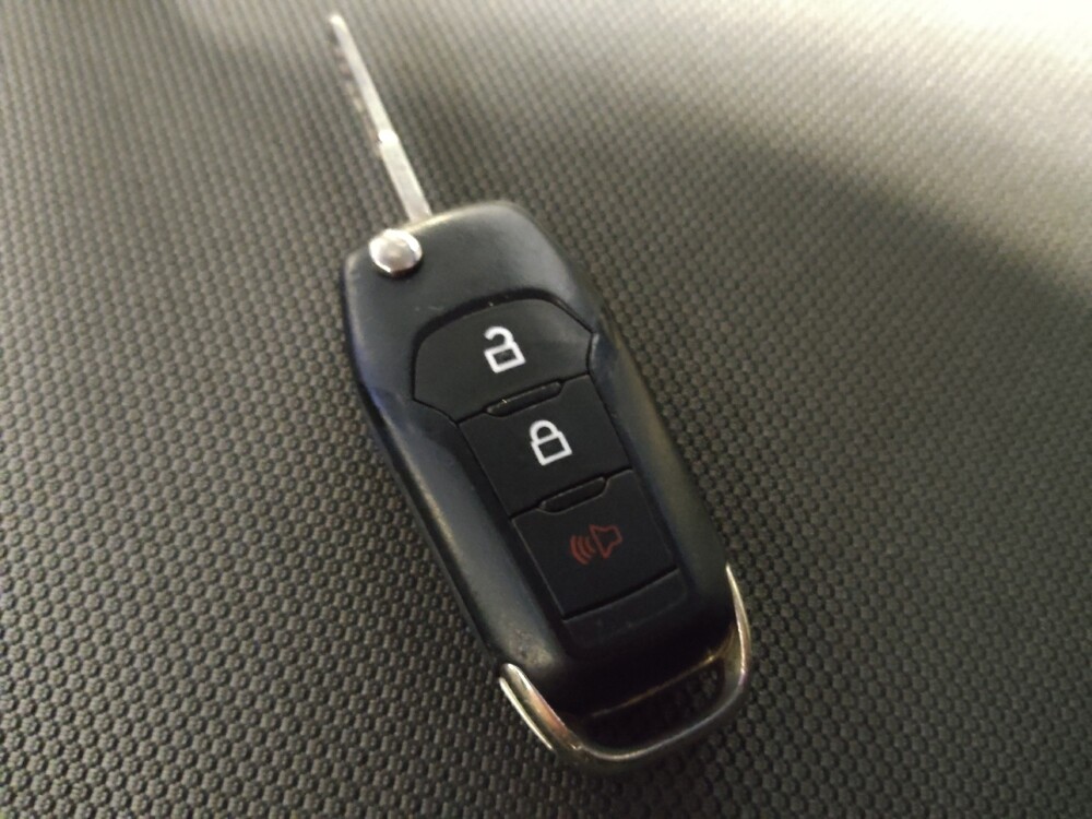 2018 Ford F150 in Glendale, AZ 85301 - 18128705 32