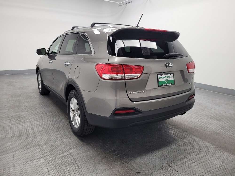 2016 Kia Sorento in Las Vegas, NV 89102 - 18128724 5