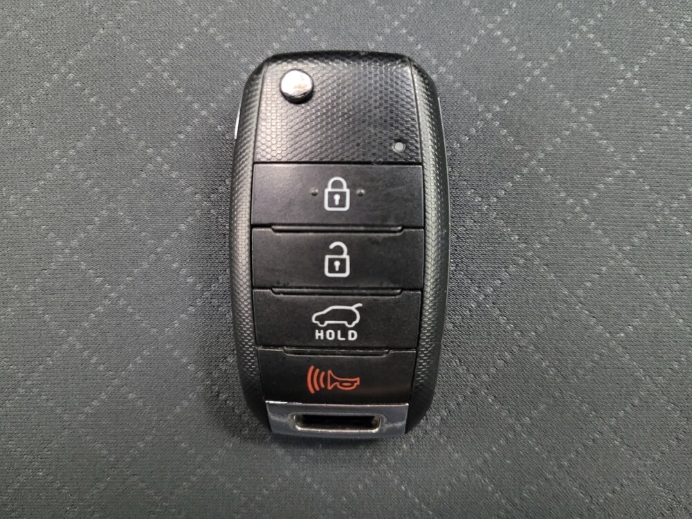 2016 Kia Sorento in Las Vegas, NV 89102 - 18128724 32