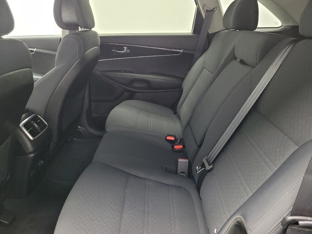 2016 Kia Sorento in Las Vegas, NV 89102 - 18128724 18