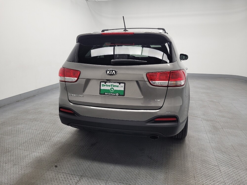 2016 Kia Sorento in Las Vegas, NV 89102 - 18128724 7