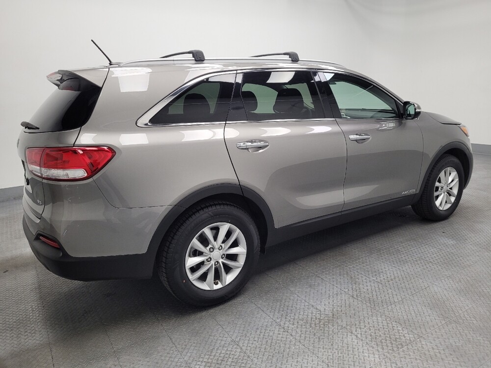 2016 Kia Sorento in Las Vegas, NV 89102 - 18128724 10