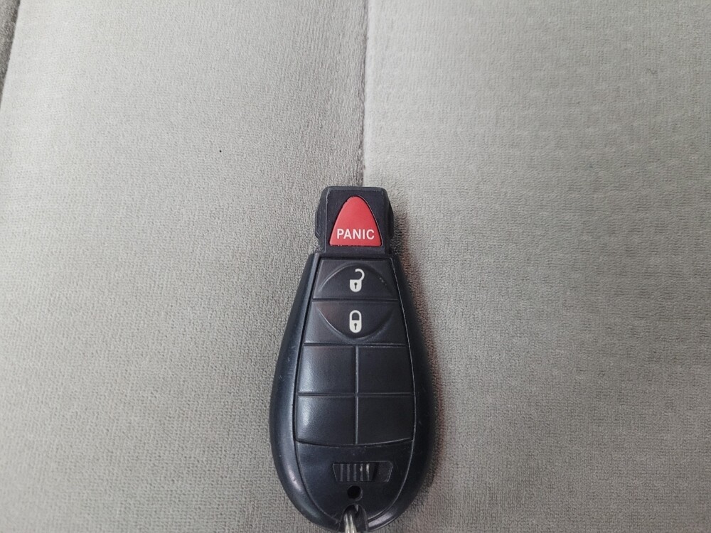 2014 Dodge Grand Caravan in Indianapolis, IN 46219 - 18128766 32