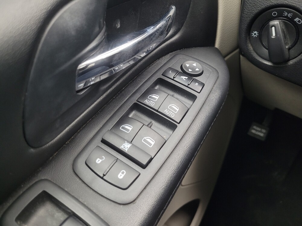 2014 Dodge Grand Caravan in Indianapolis, IN 46219 - 18128766 27