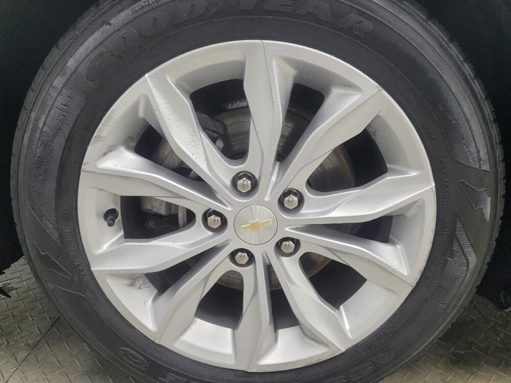 2020 Chevrolet Malibu in Mishawaka, IN 46545 - 18128772 31