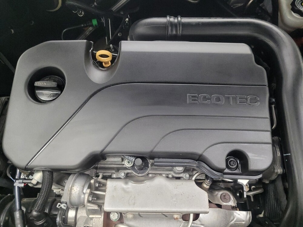 2020 Chevrolet Malibu in Mishawaka, IN 46545 - 18128772 30