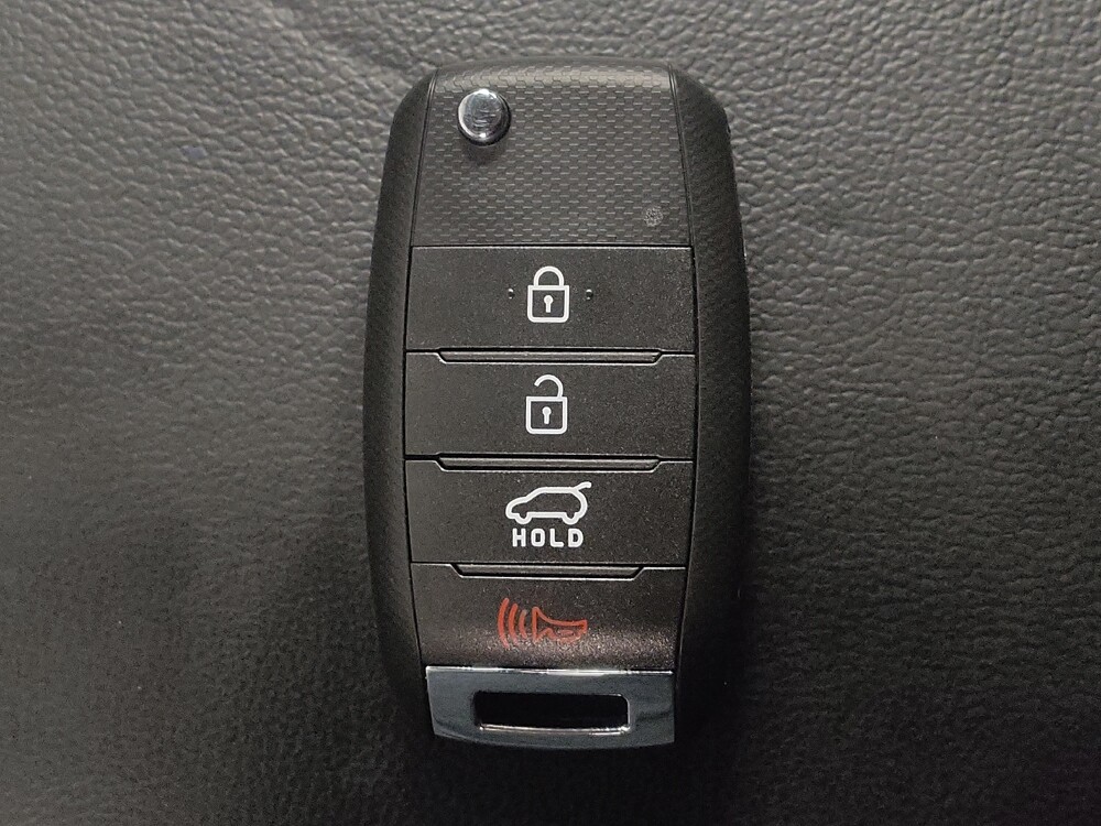 2020 Kia Sorento in Metairie, LA 70006 - 18128782 32