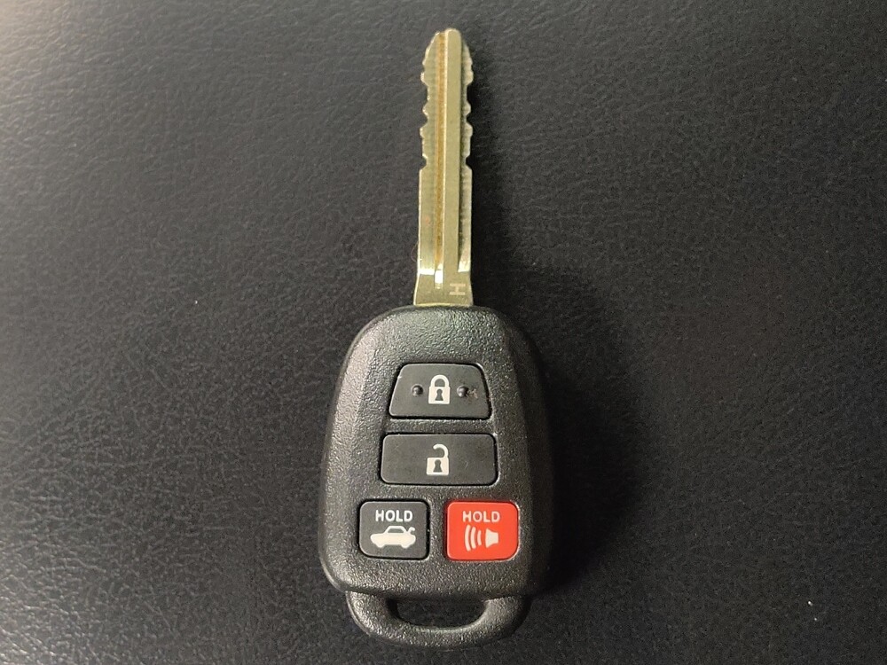 2017 Toyota Camry in Tyler, TX 75701 - 18128783 32