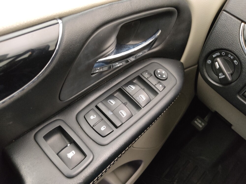 2019 Dodge Grand Caravan in Topeka, KS 66611 - 18128795 27