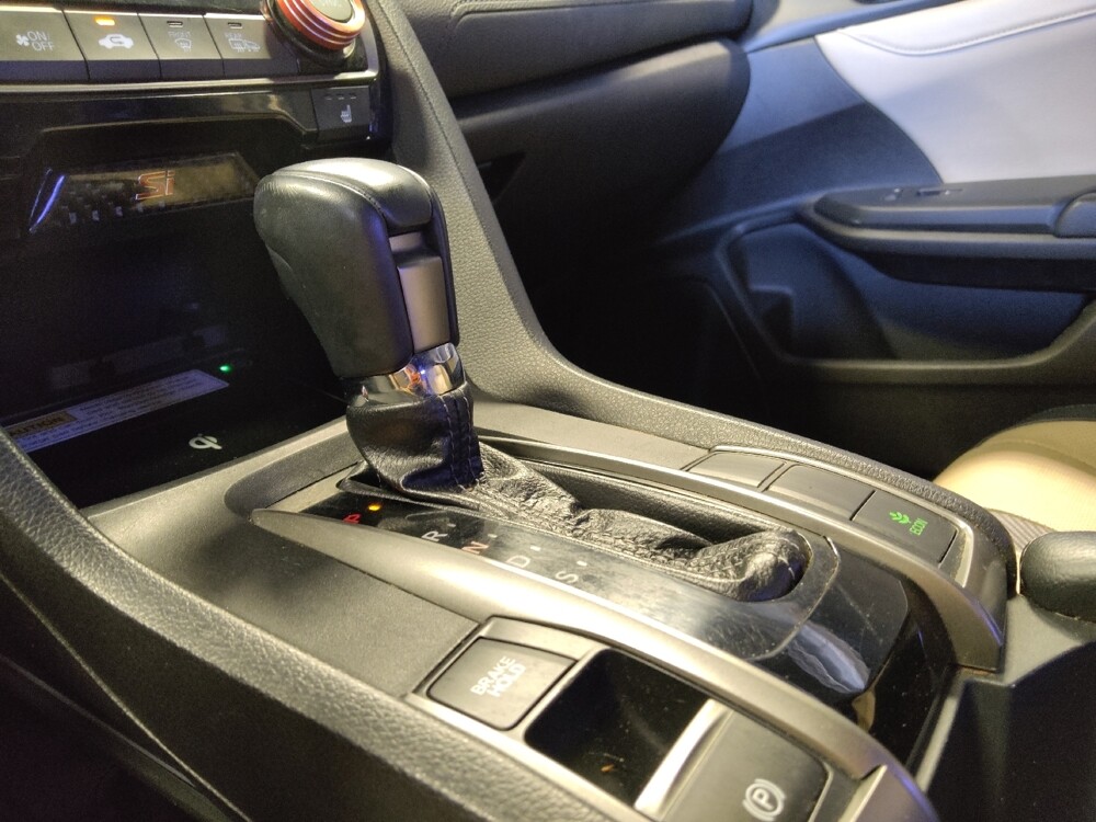 2018 Honda Civic in Glendale, AZ 85301 - 18128801 26