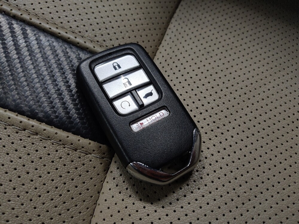 2018 Honda Civic in Glendale, AZ 85301 - 18128801 32