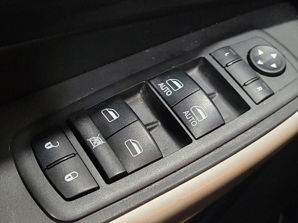 2018 Jeep Cherokee in Williamstown, NJ 8094 - 18128834 27