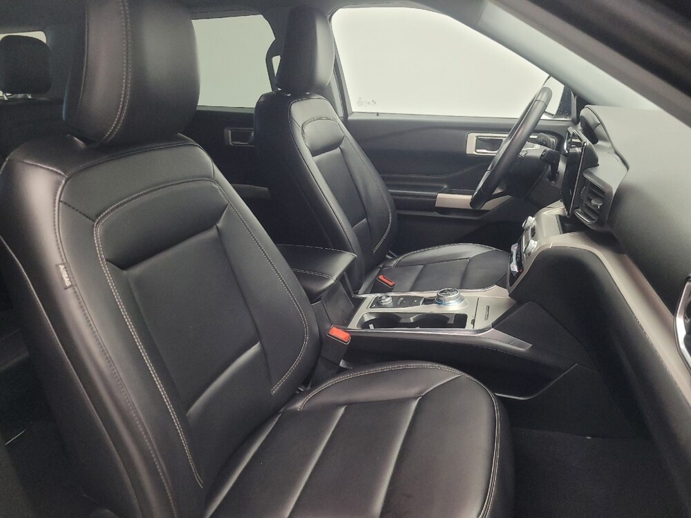 2022 Ford Explorer in Indianapolis, IN 46219 - 18128838 21
