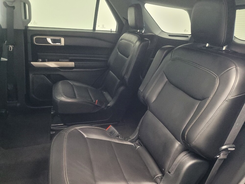 2022 Ford Explorer in Indianapolis, IN 46219 - 18128838 18